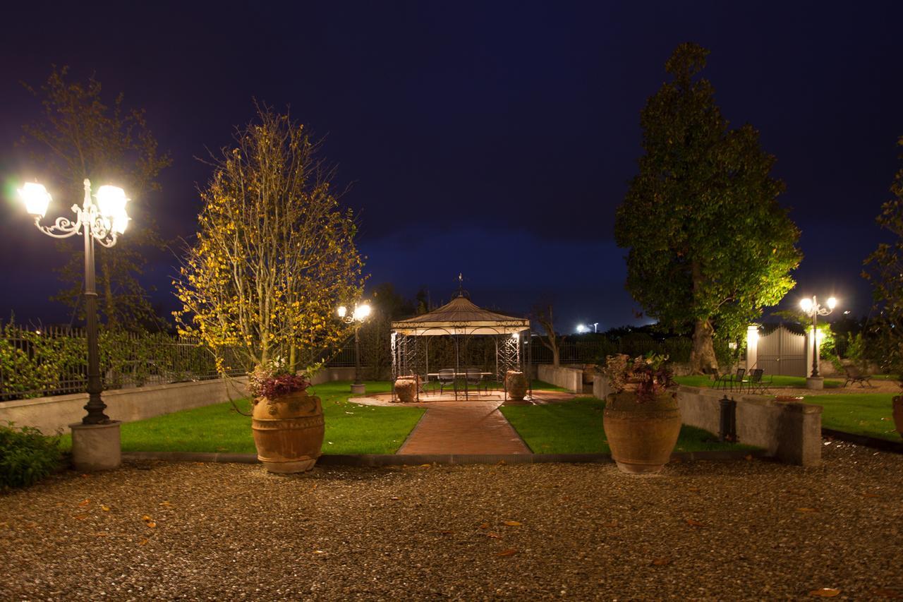 Relais Villa Scarfantoni B&B Montemurlo Buitenkant foto