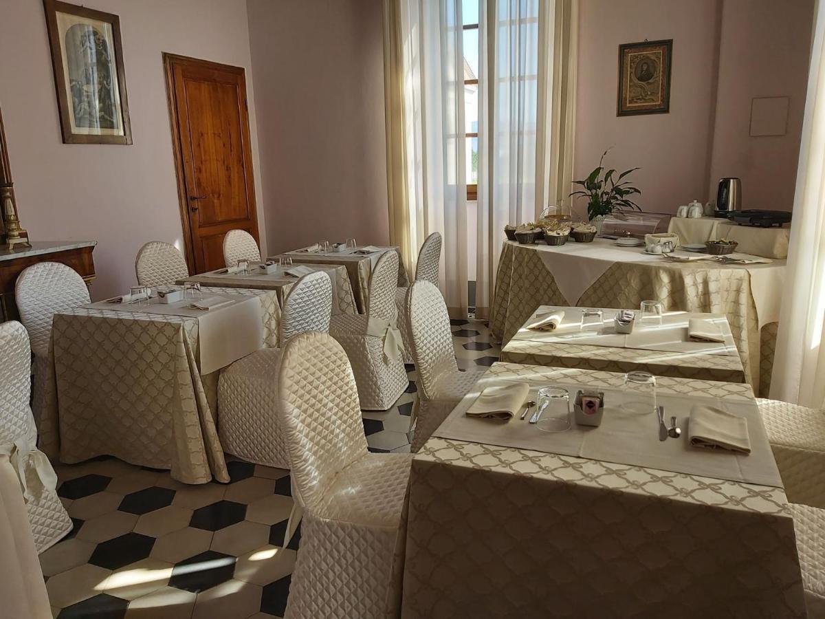 Relais Villa Scarfantoni B&B Montemurlo Buitenkant foto